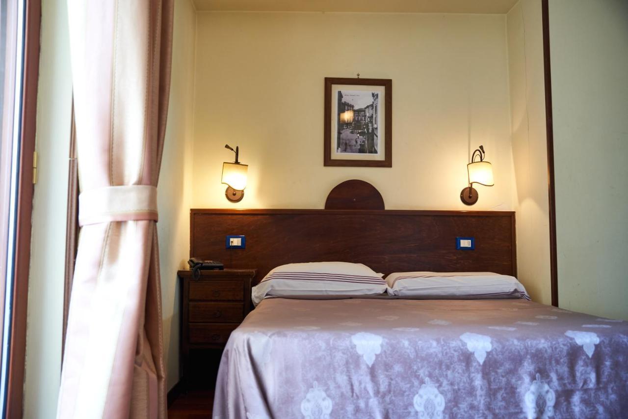 Hotel Max Aversa Esterno foto