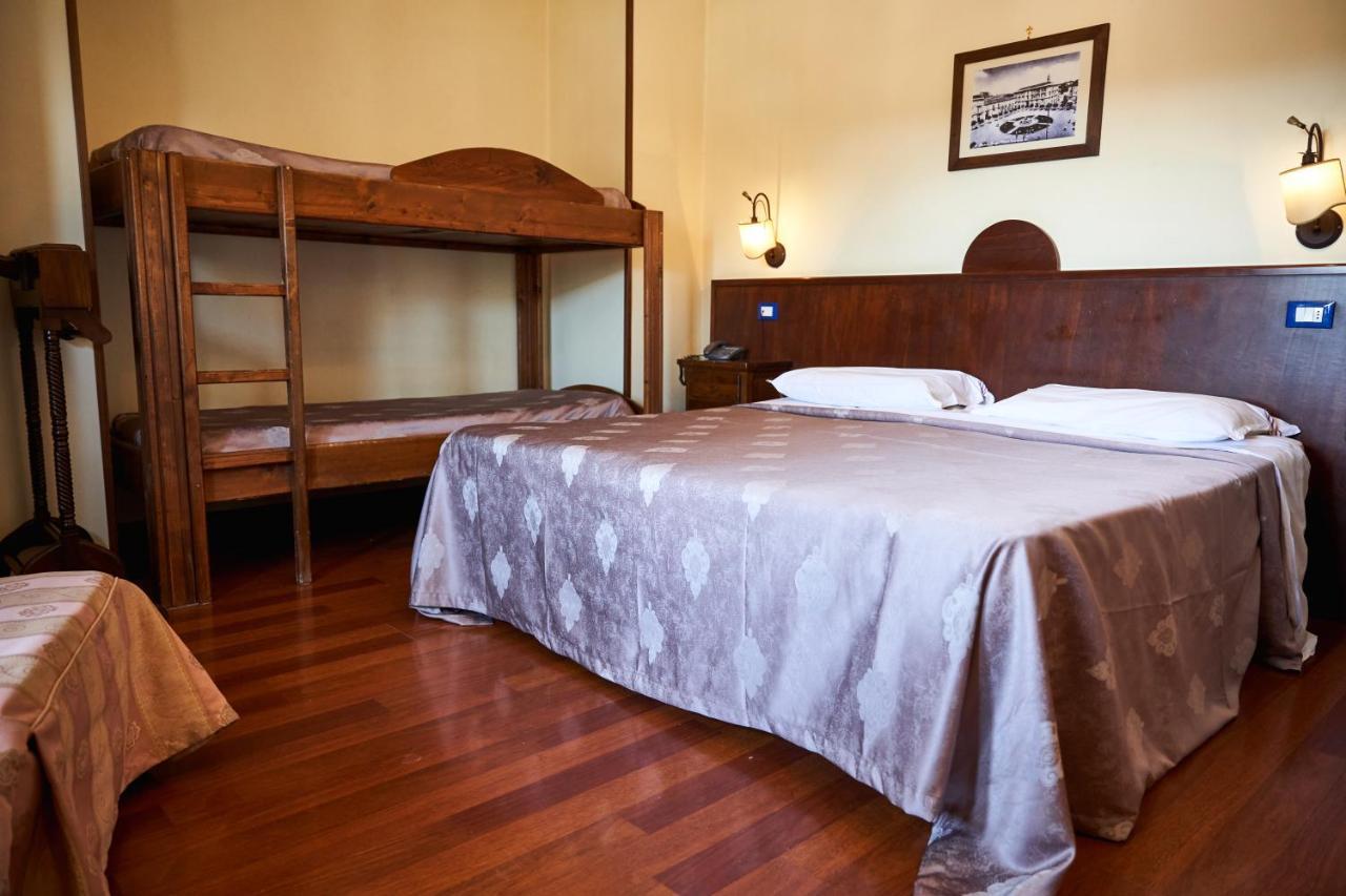 Hotel Max Aversa Esterno foto