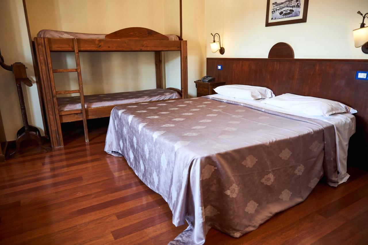 Hotel Max Aversa Esterno foto