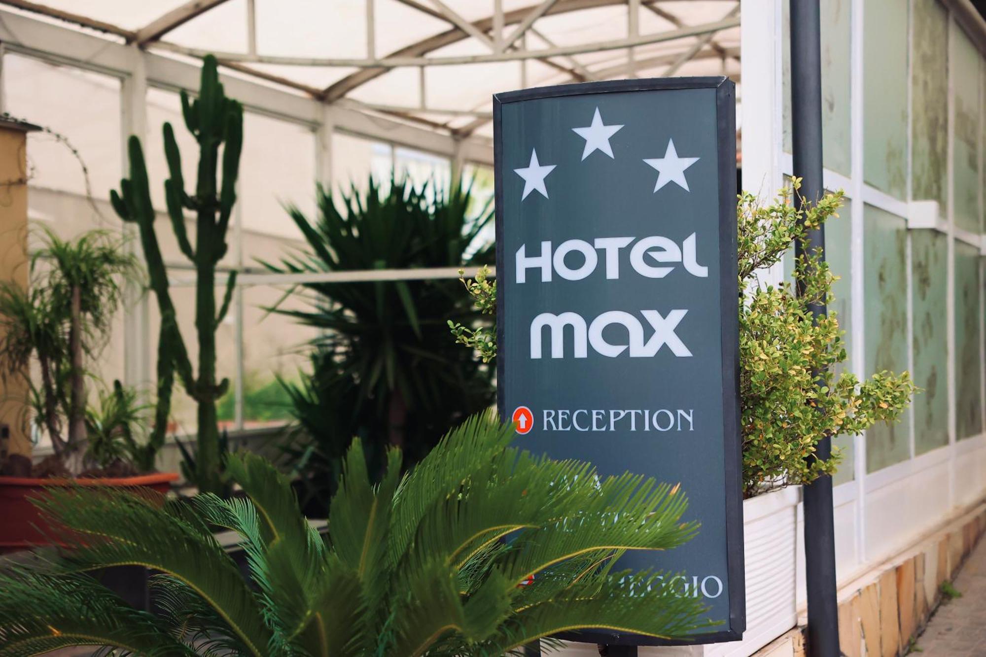Hotel Max Aversa Esterno foto