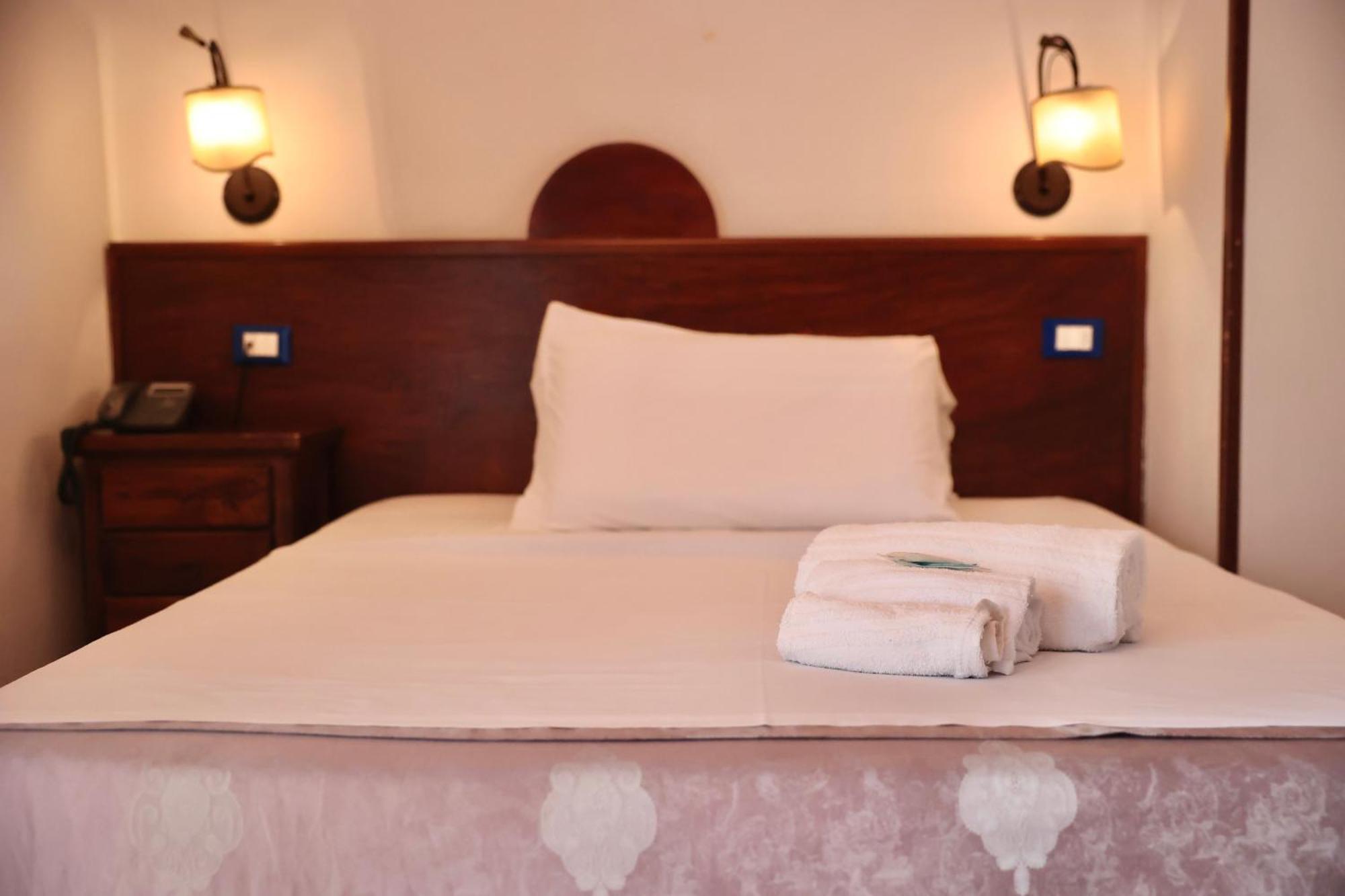 Hotel Max Aversa Esterno foto