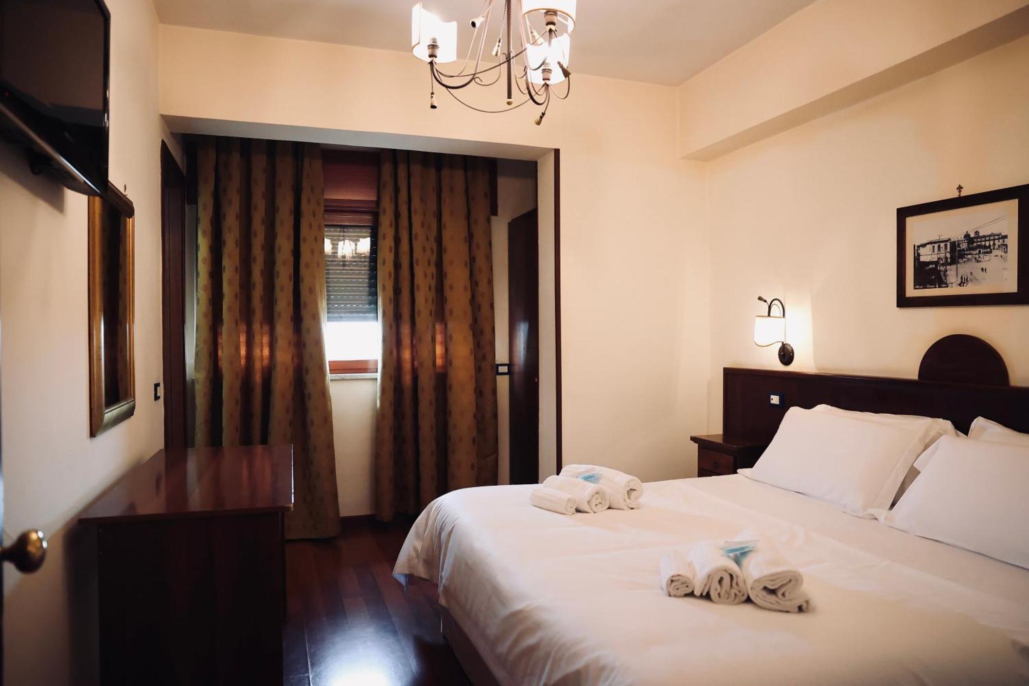 Hotel Max Aversa Esterno foto