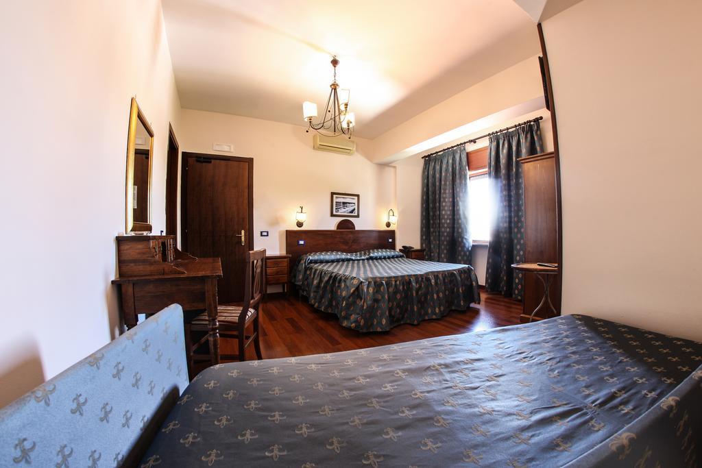 Hotel Max Aversa Esterno foto