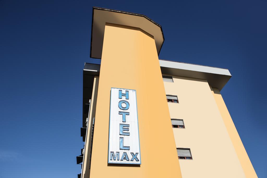 Hotel Max Aversa Esterno foto