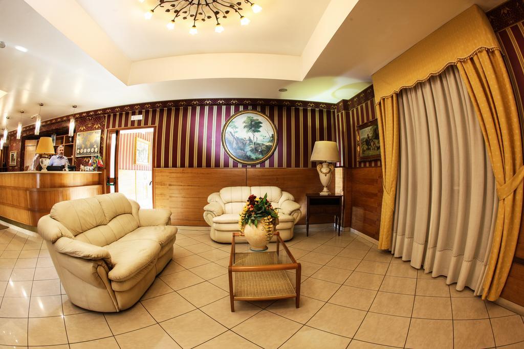 Hotel Max Aversa Esterno foto